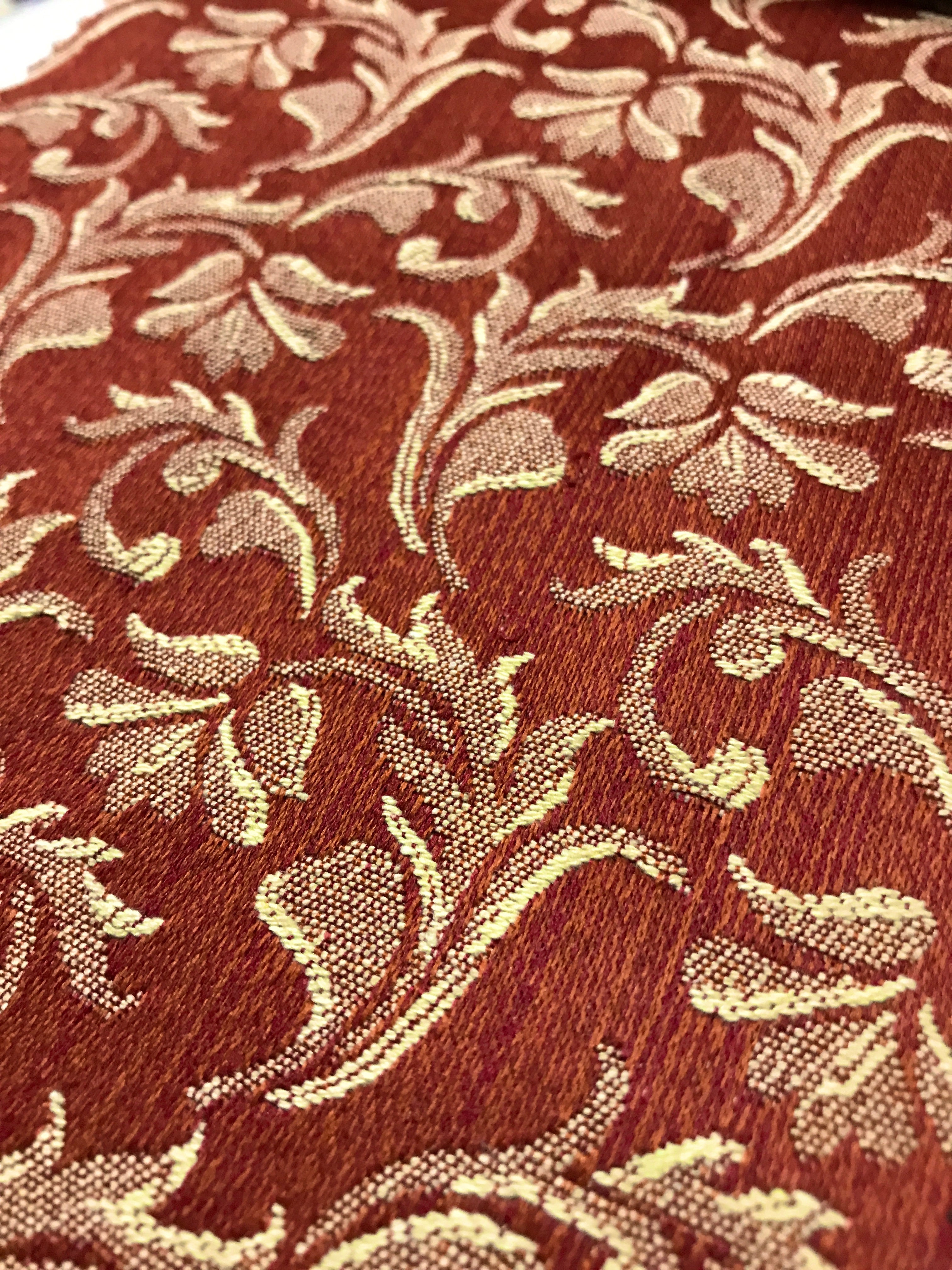Jacquard in Floral Vine – Ideal for Upholstery & Chairs (Vintage Bloom)