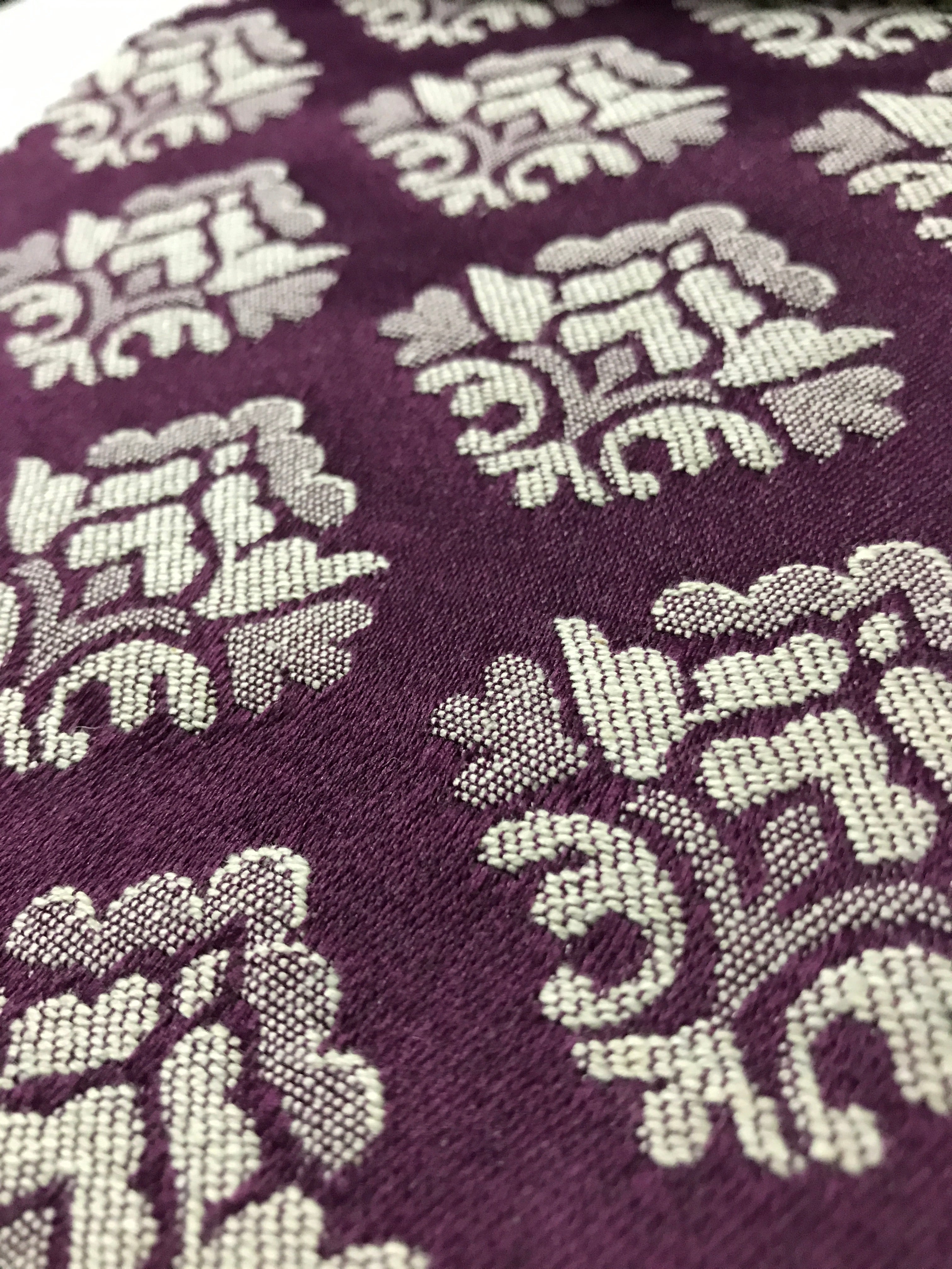 Jacquard in Damask Motif – Ideal for Upholstery & Chairs (Classic Elegance)