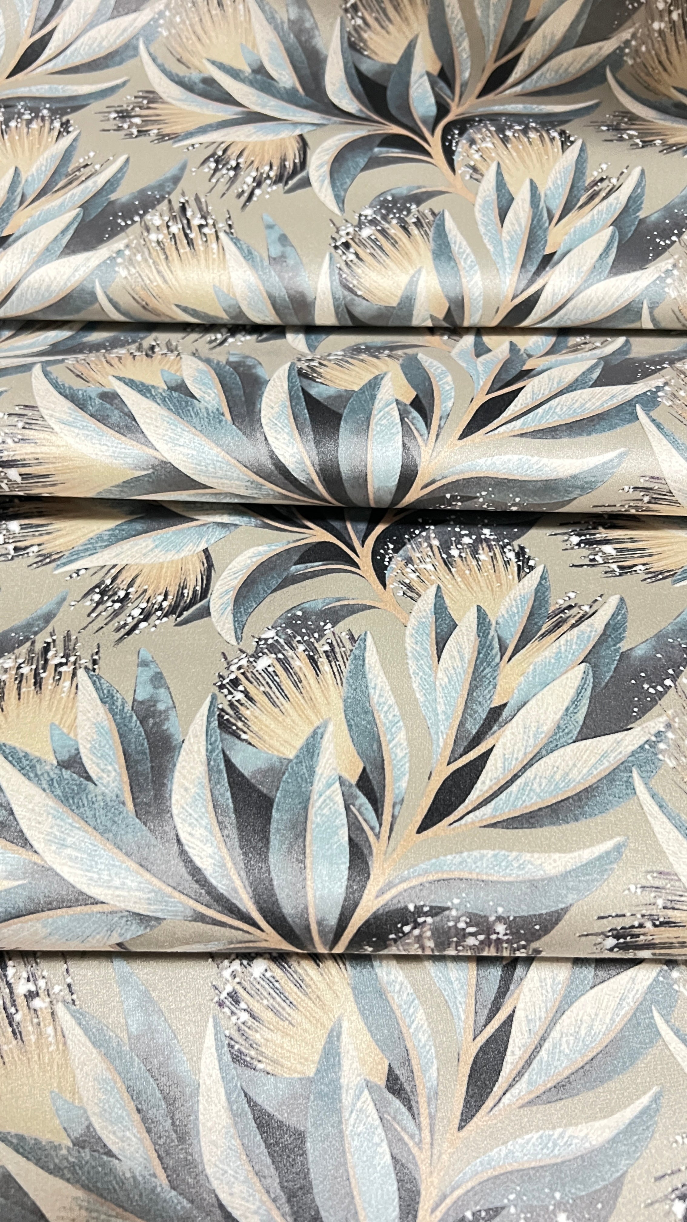 Velvet in Floral – Ideal for Sofa Upholstery & Cushion Covers (Elegant Bloom)