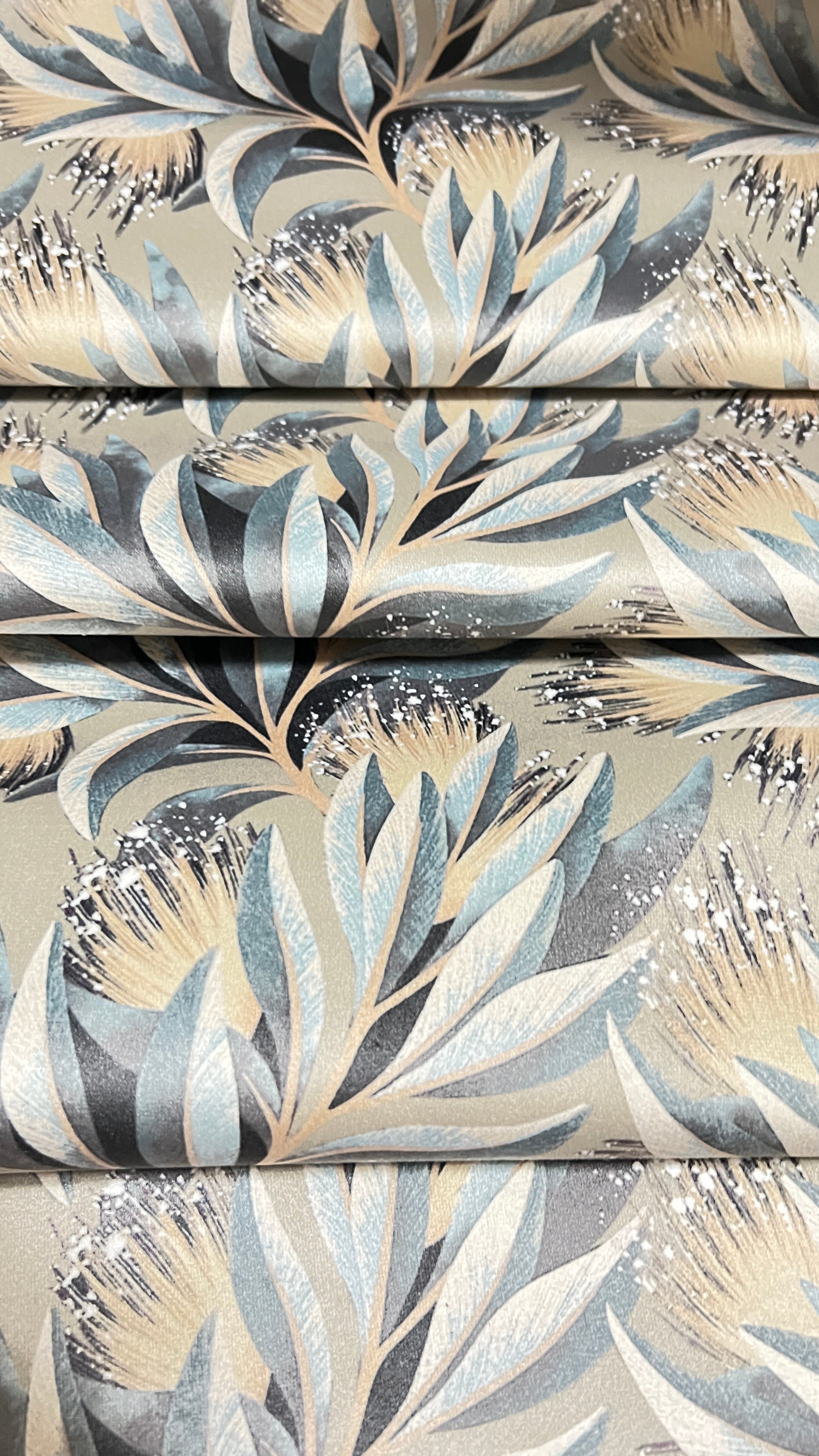 Velvet in Floral – Ideal for Sofa Upholstery & Cushion Covers (Elegant Bloom)