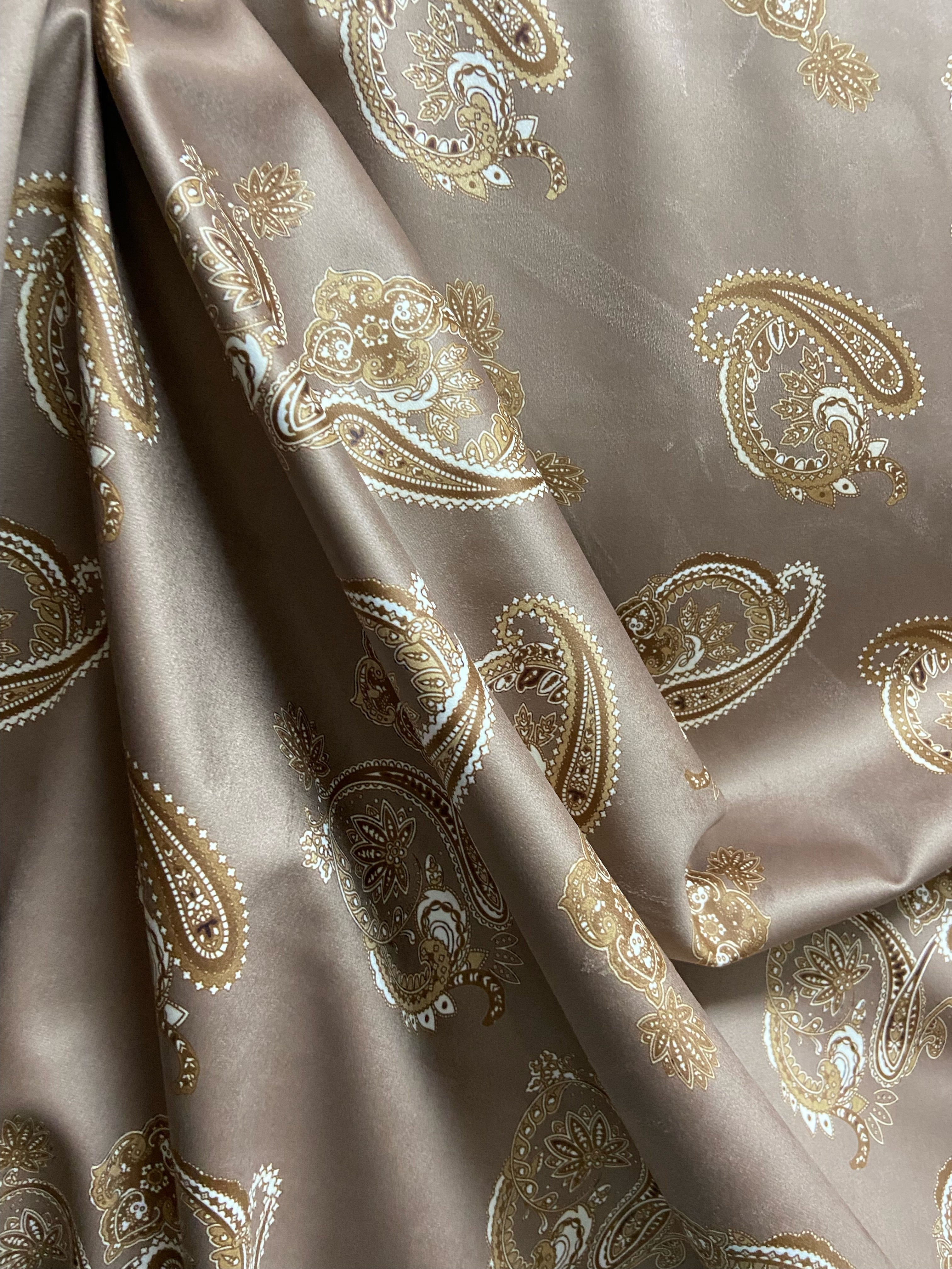 Paisley Scroll