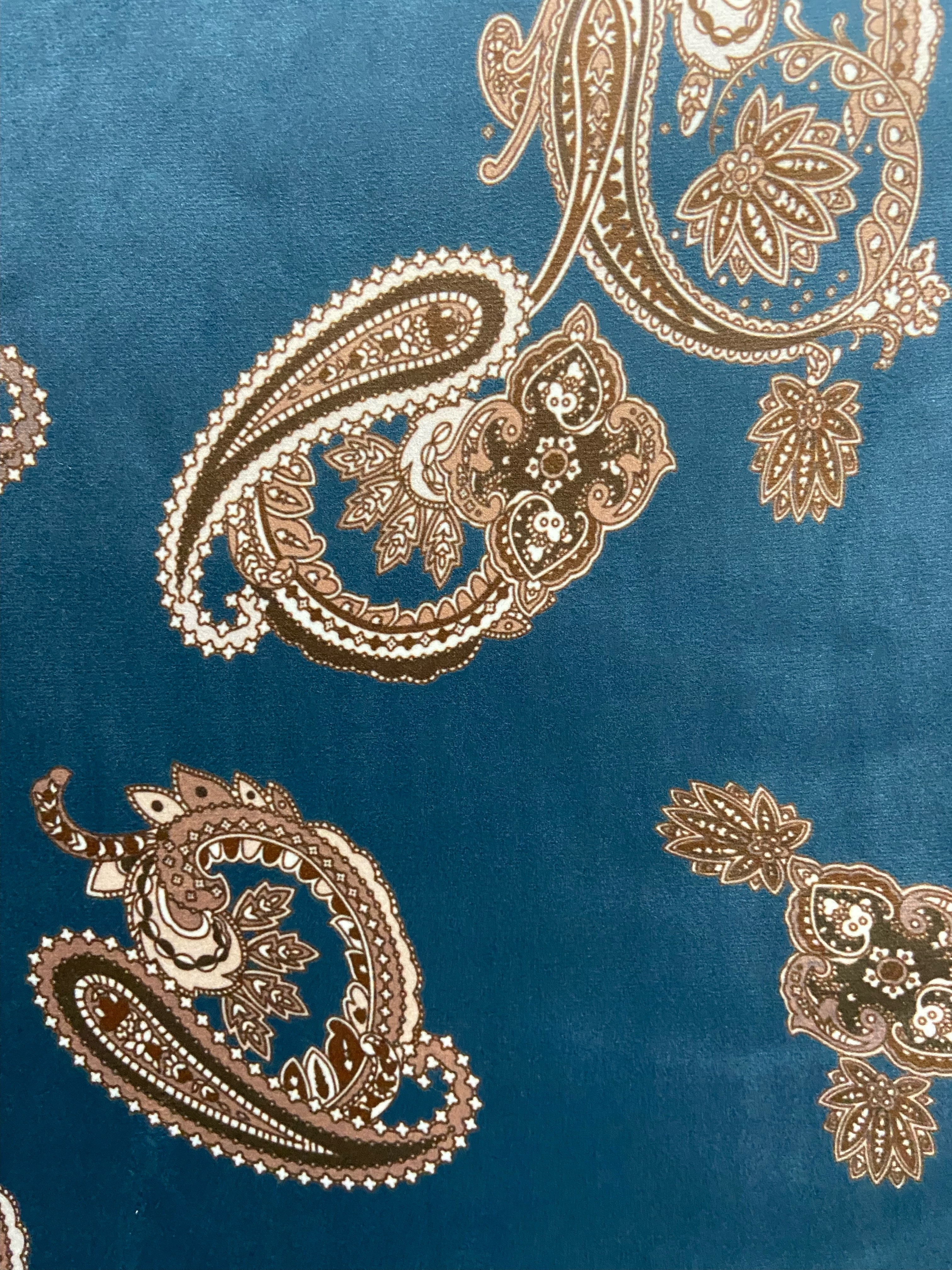 Paisley Scroll