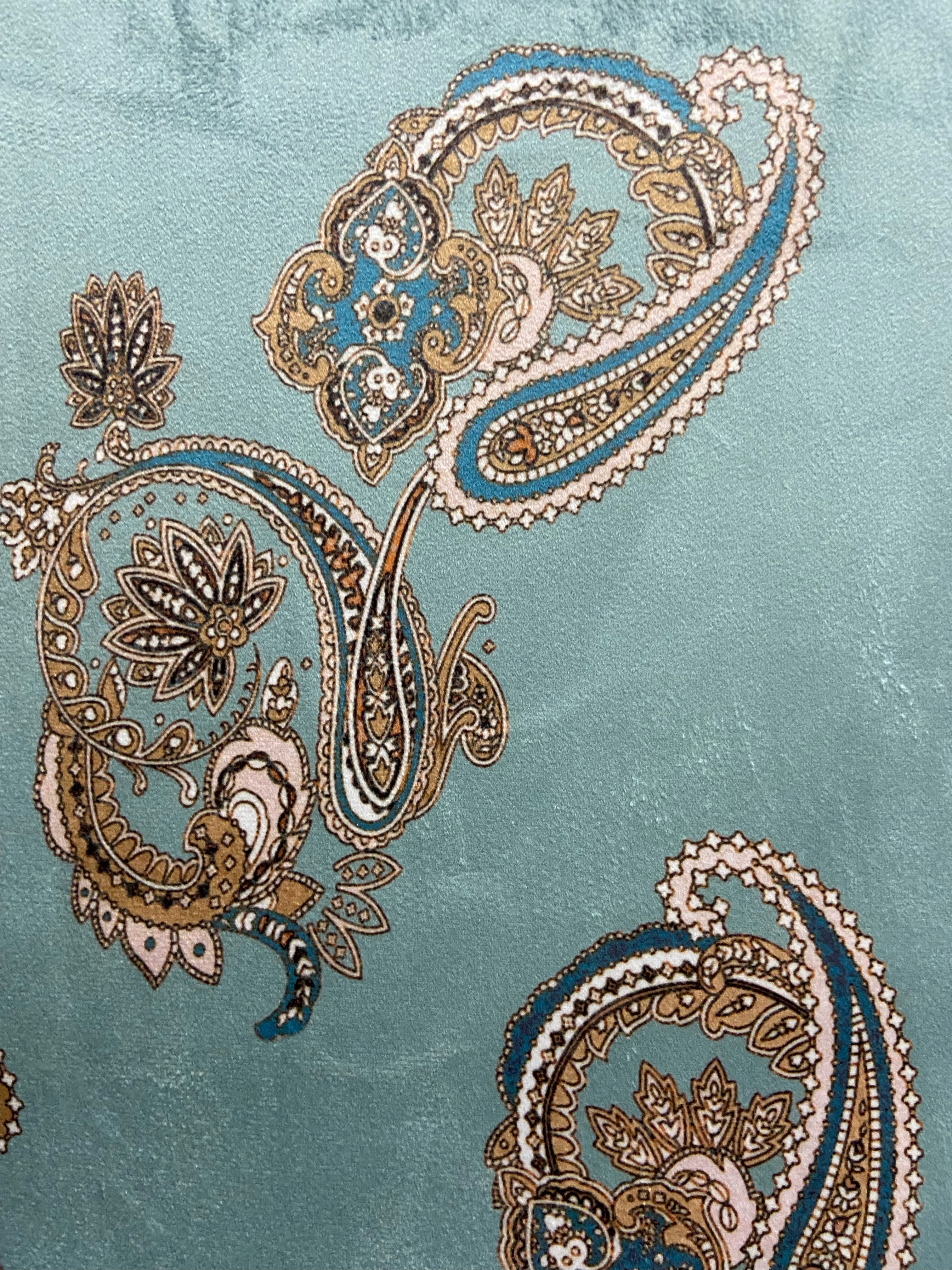 Paisley Scroll