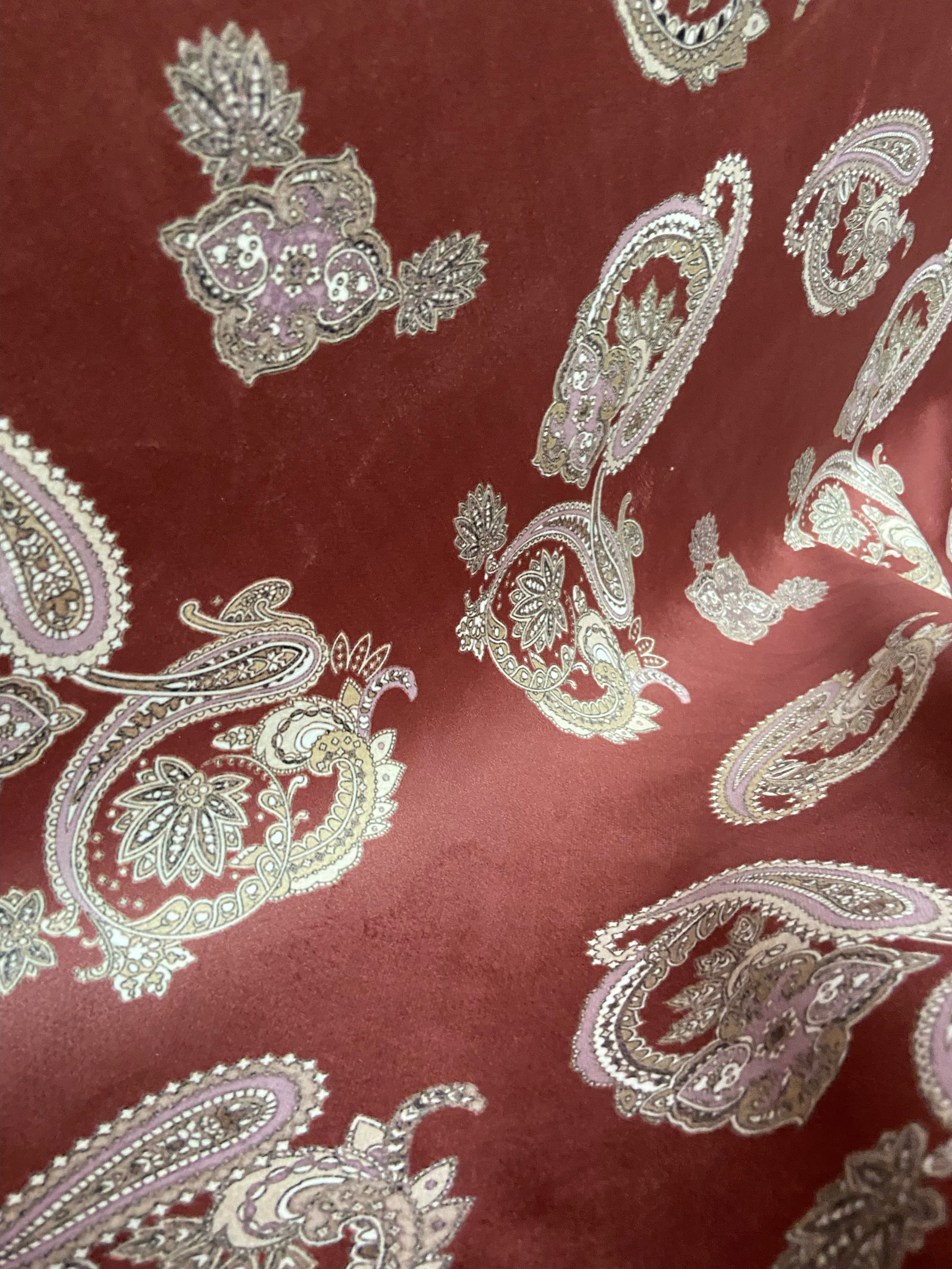 Paisley Scroll