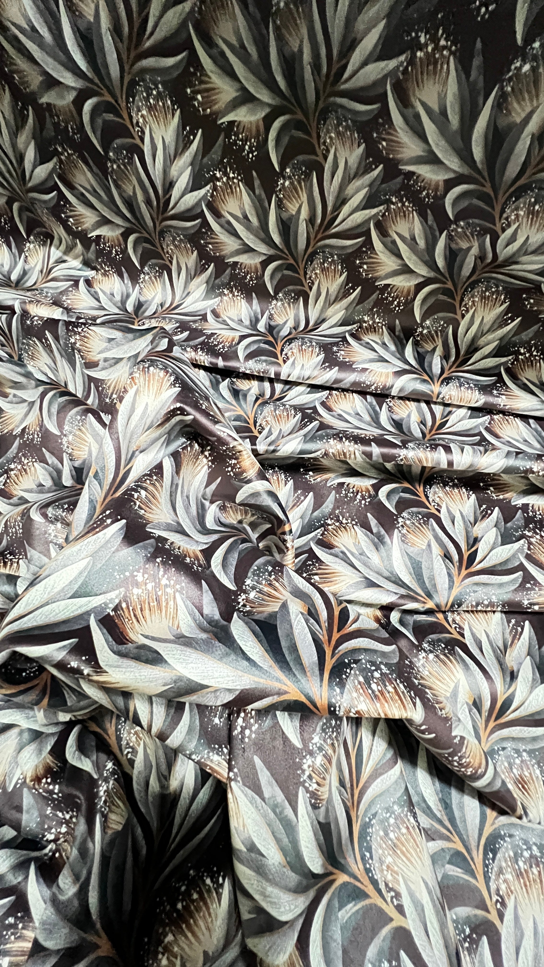 Velvet in Floral – Ideal for Sofa Upholstery & Cushion Covers (Elegant Bloom)
