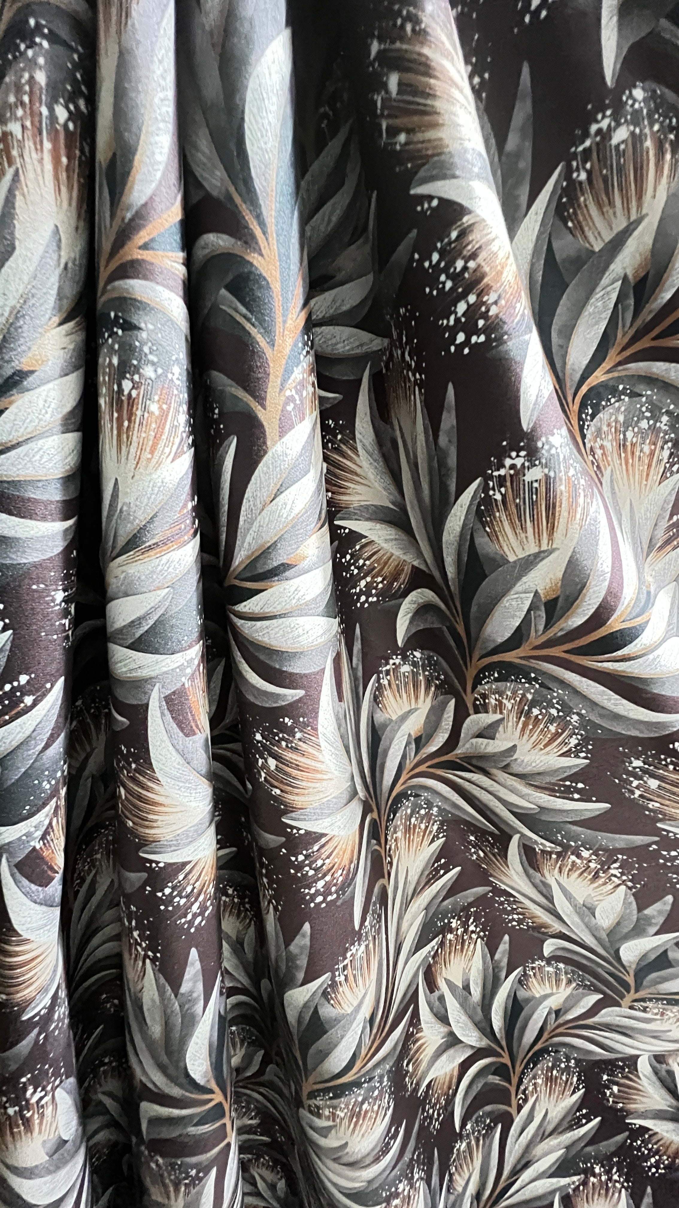 Velvet in Floral – Ideal for Sofa Upholstery & Cushion Covers (Elegant Bloom)