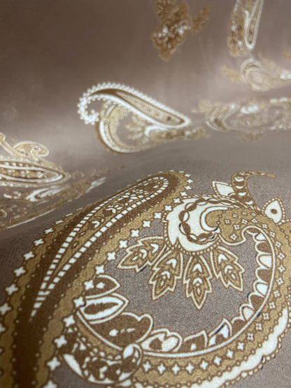 Paisley Scroll