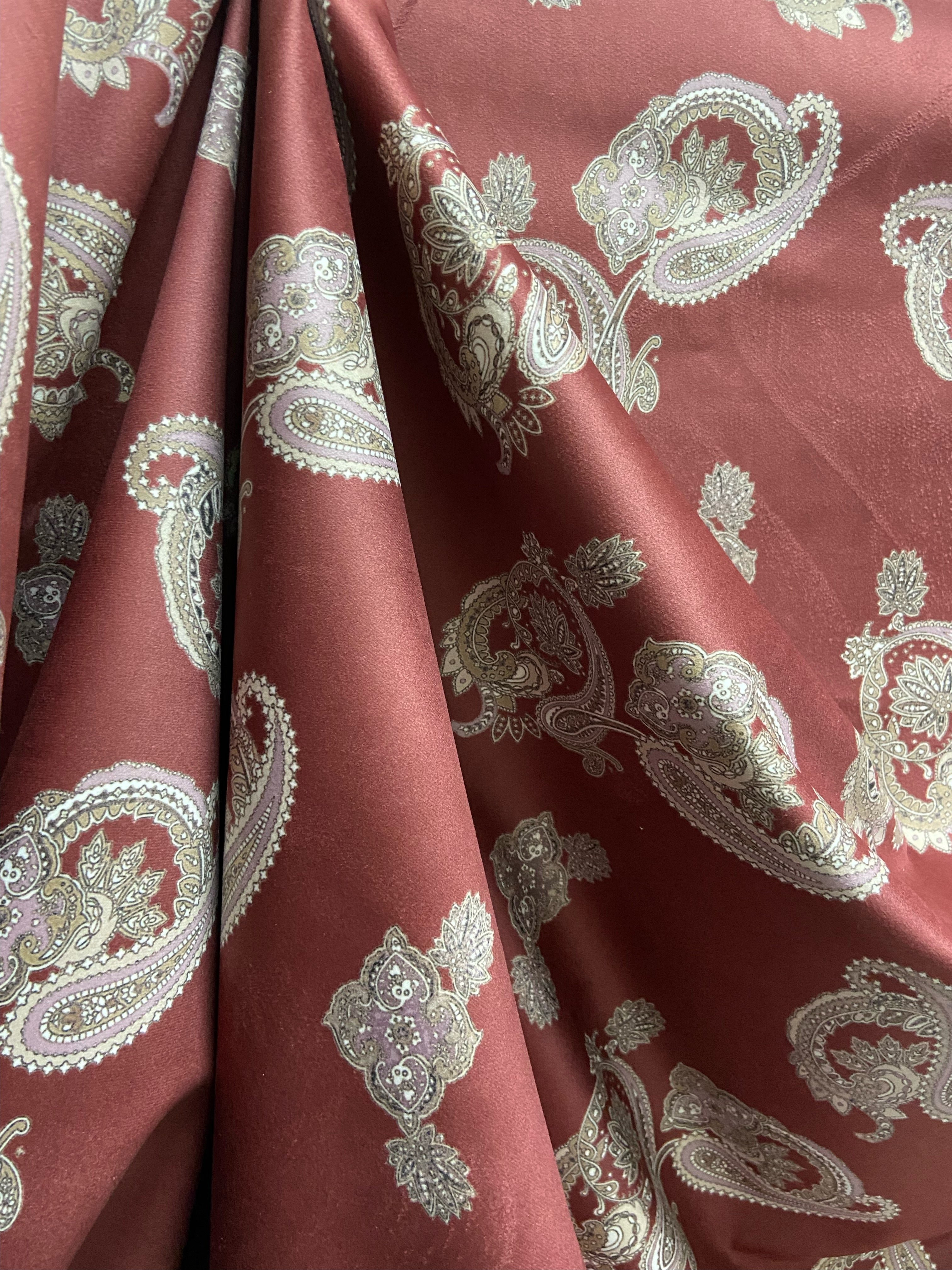 Paisley Scroll