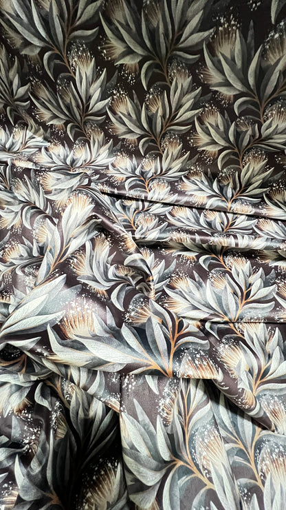 Velvet in Floral – Ideal for Sofa Upholstery & Cushion Covers (Elegant Bloom)